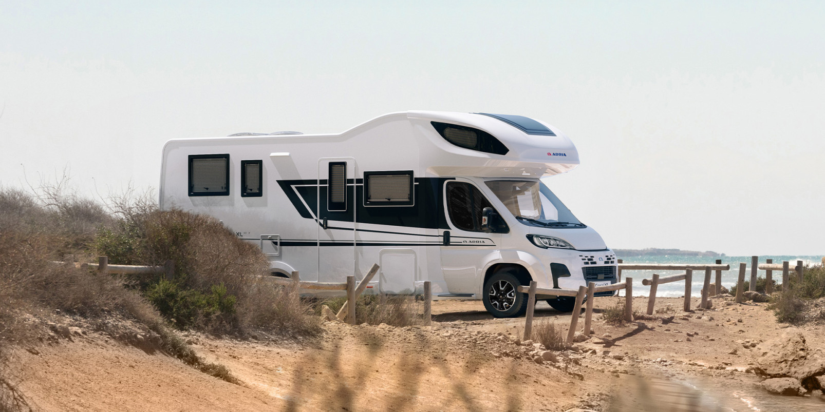 Adria Coral Plus 670 SL: Autocaravana perfilada premium para parejas exigentes