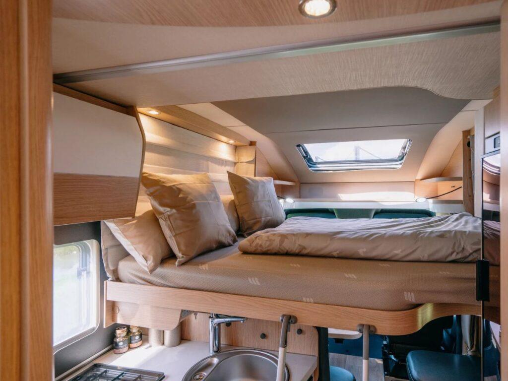 cama en isla opcional hymer